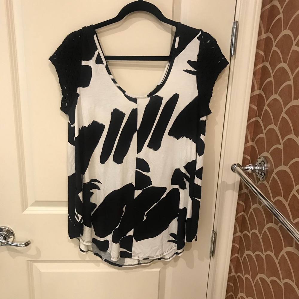 Anthropologie large black and white top
